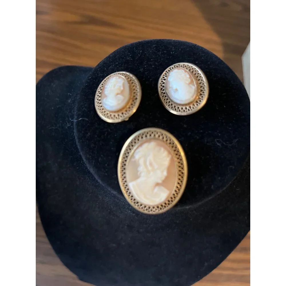 Winard 12k gold filled cameo pendant/brooch and clip earrings vintage